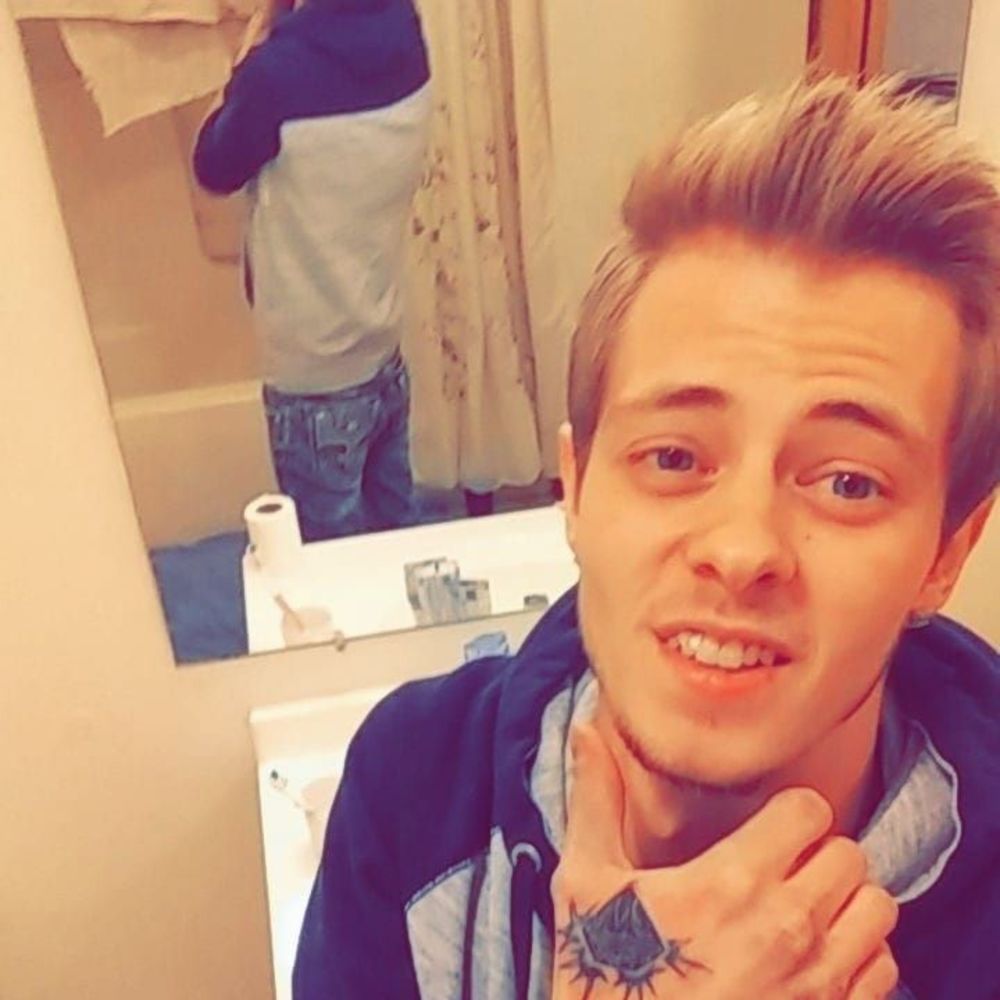 Meet your Posher, Adam